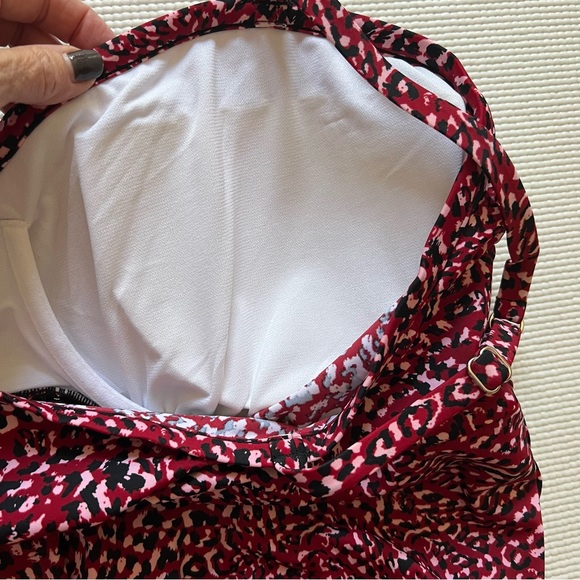 SWIM SOLUTIONS Women's Red Stretch Tummy Control Flyaway Sweetheart Swimdress 22 - Picture 9 of 16